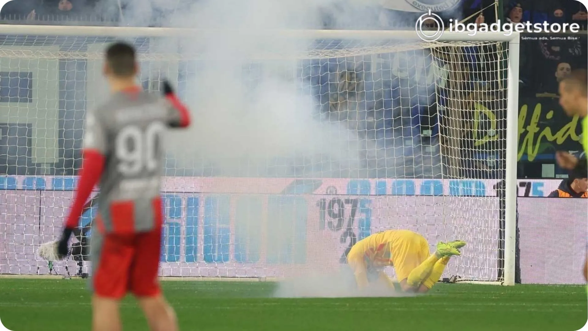 Kronologi Insiden Flare yang Menimpa Emil Audero
